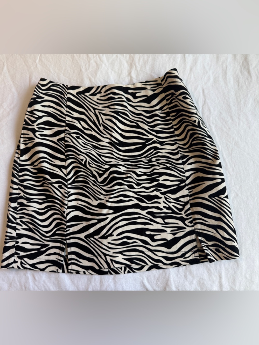 Eyeshadow Zebra Print Mini Skirt - Black & White
